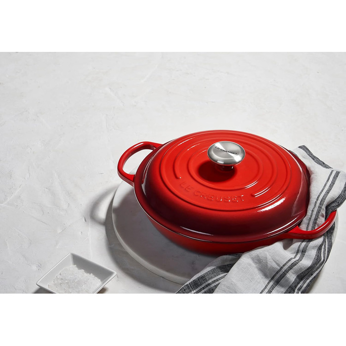 Кастрюля 26 см Cherry Red Signature Le Creuset