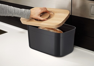 Хлебница пластиковая с разделочной доской из бамбука чёрная Bread Bin Joseph Joseph