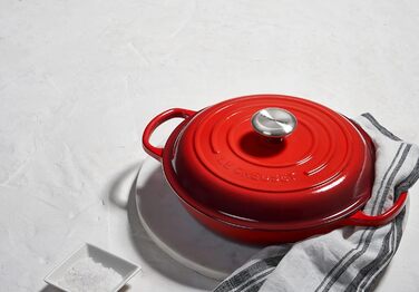 Кастрюля 26 см Cherry Red Signature Le Creuset