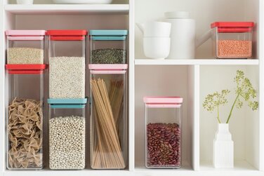 Емкость для хранения, квадратная красная 0,7 л Tasty Colours Brabantia